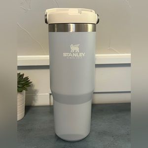 Stanley IceFlow 30 Oz ~Cloud Color